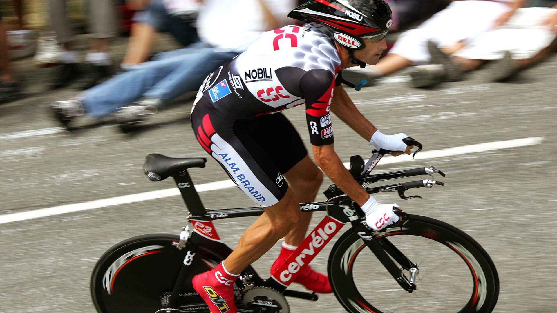 爱游戏体育客户端-克罗地亚门将多米尼克·库兹马诺维奇在巴黎奥运会上表现出色，克罗地亚总统米拉诺维奇